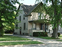 Front view of 1008 Cherry St