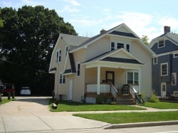 Front view of 820 Elmwood Ave